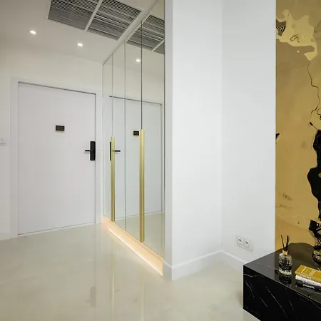 Goldstar Apartament- Wanna Z Widokiem, 19 Pietro, Hanza Tower Διαμέρισμα *